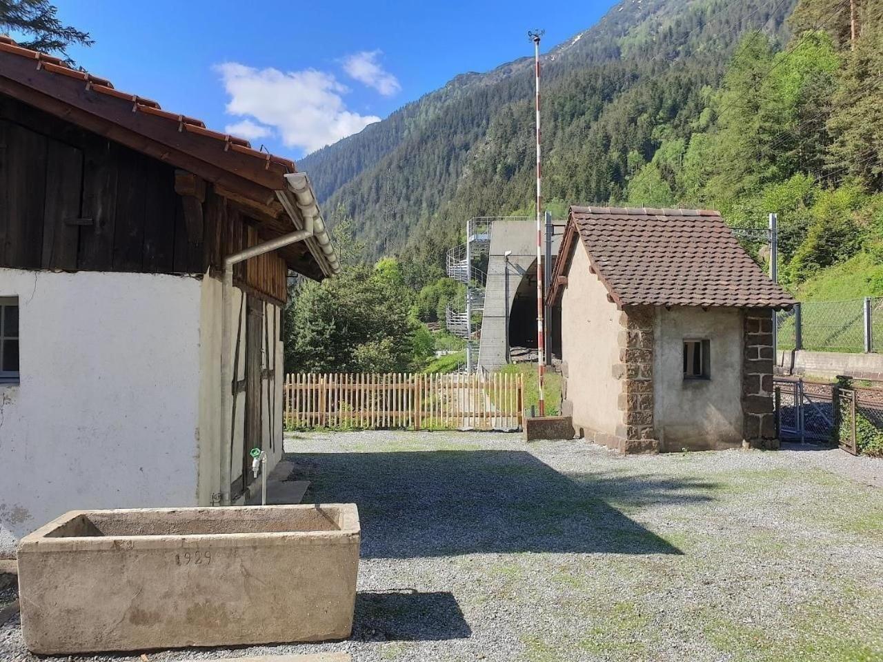 Bahnwaerterhaus Eggwald Villa Wassen Exterior foto